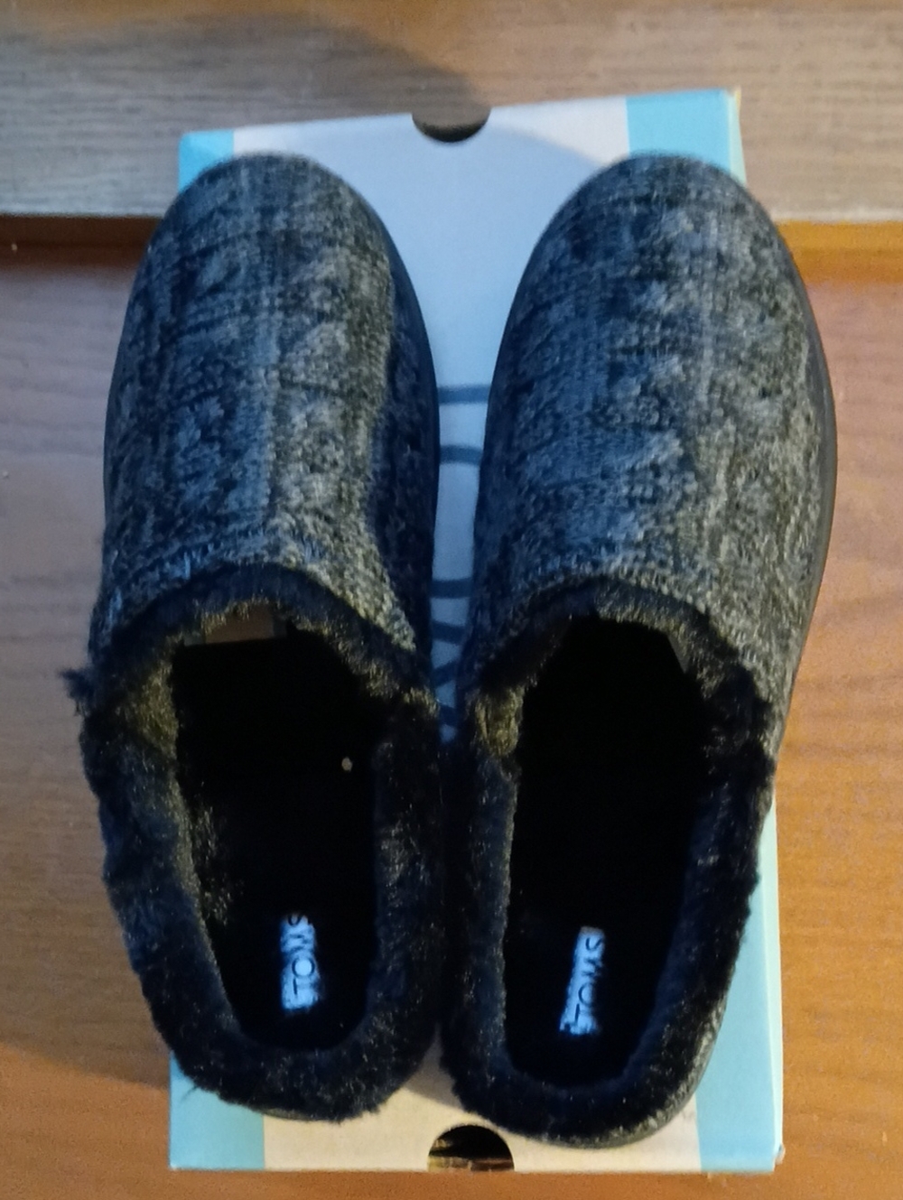 Tom's Women 9.5 Slip-On Slippers in Soft Charcoal Gray, Rubber Souls, New In Box